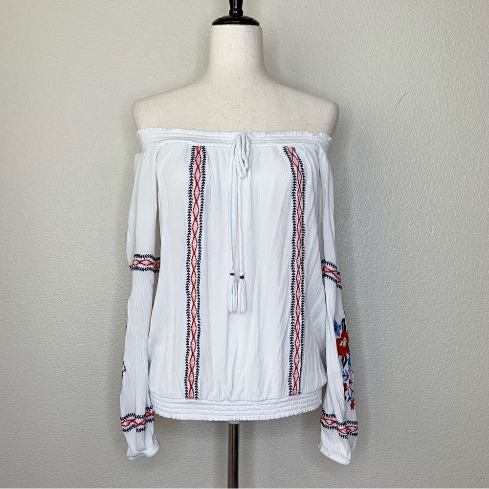 Xhilaration Off Shoulder White Textured Boho Embroidered Top, Sz Medium